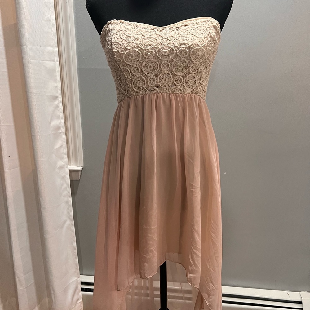 Peachy/pink dress